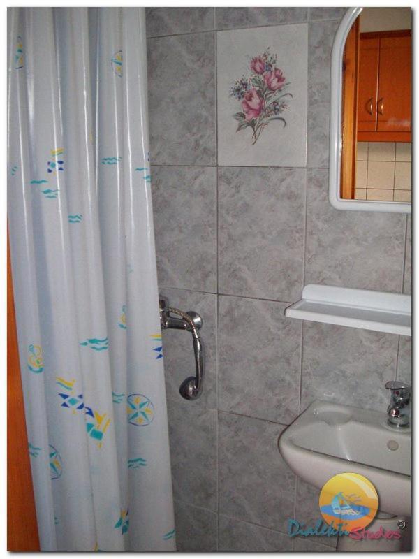 Dialekti Studios Тороні Екстер'єр фото